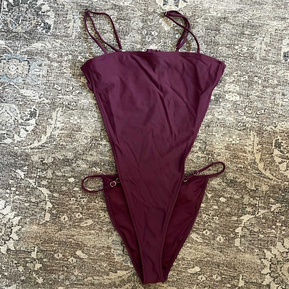 FOREVER 21 ONE PIECE